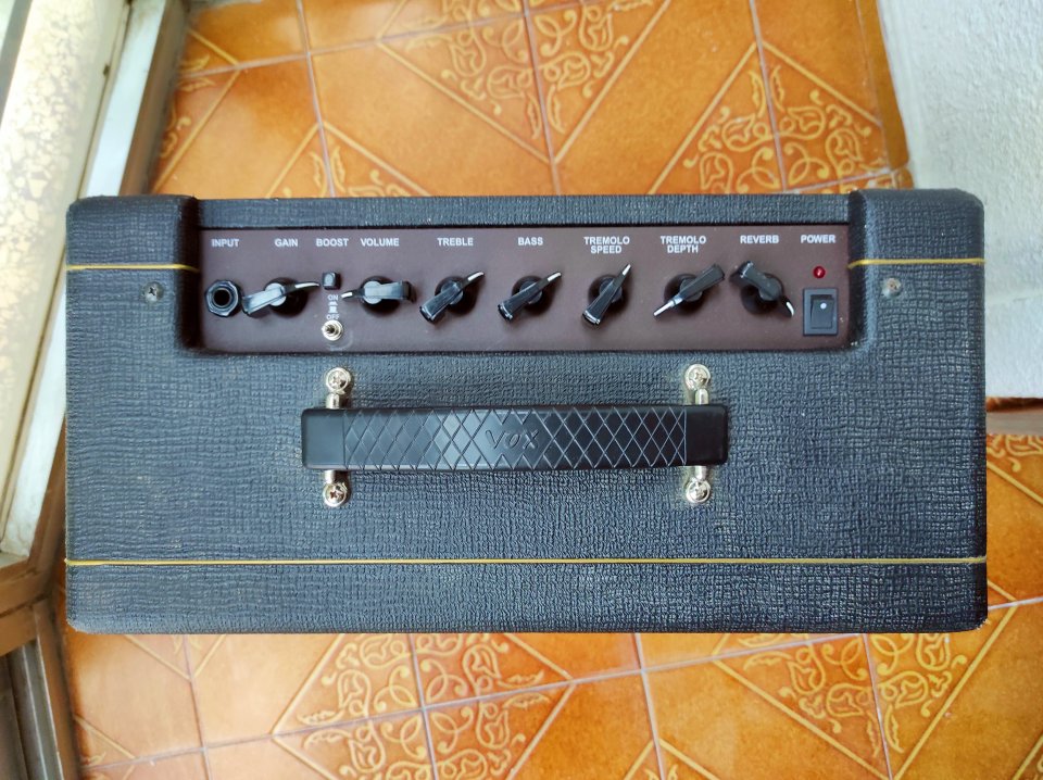 Amplificador VOX Pathfinder 15R (PF15R) modificado hasta la médula. de segunda mano · Foto 3 de 9 · Valencia · 200 €