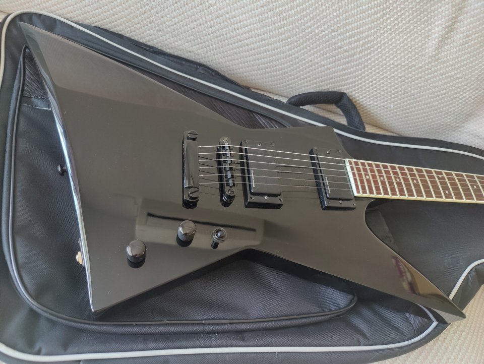 Ltd ex200 con Seymour Duncan Blackout