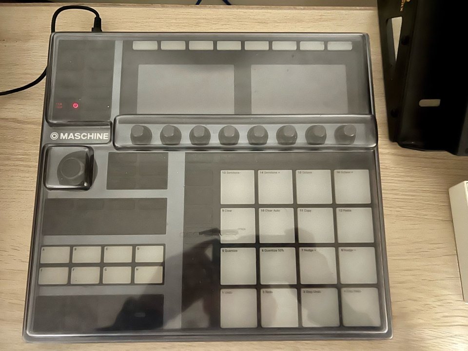 Nativa Instruments Maschine Plus