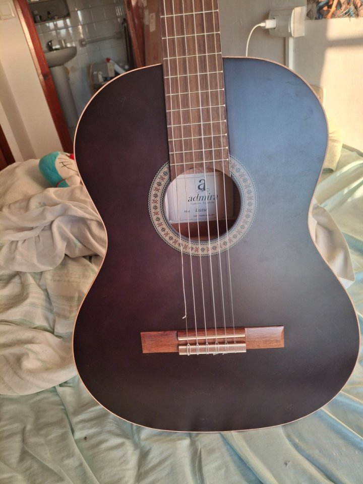 Guitarra Admira Luna Negra