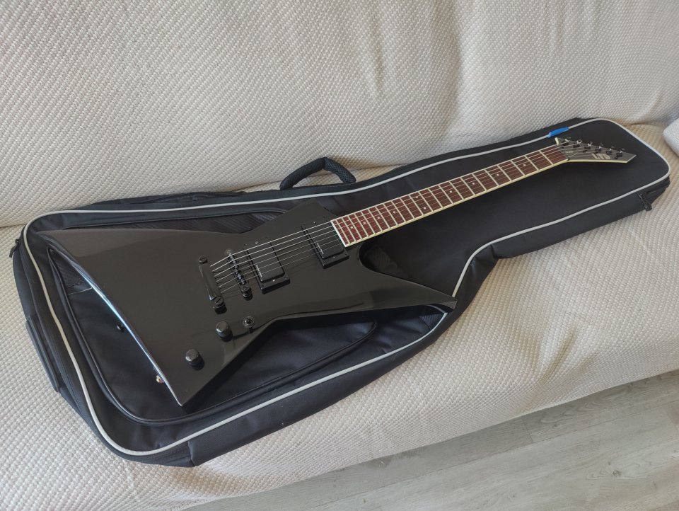 Ltd ex200 con Seymour Duncan Blackout