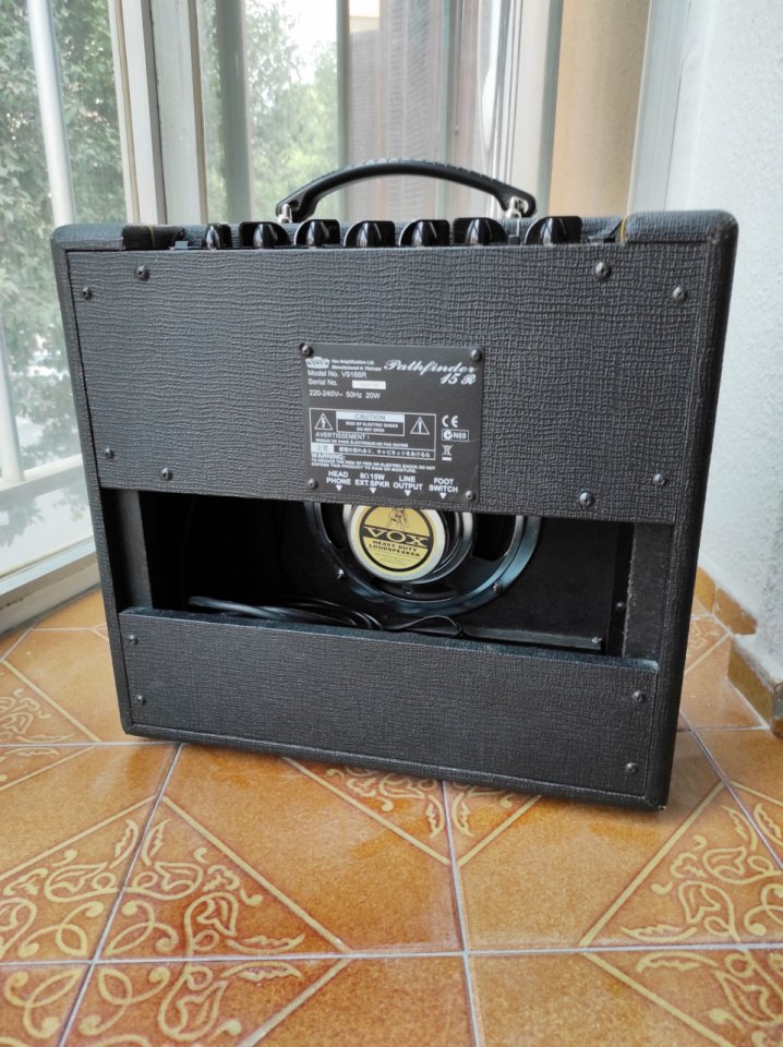 Amplificador VOX Pathfinder 15R (PF15R) modificado hasta la médula. de segunda mano · Foto 5 de 9 · Valencia · 200 €