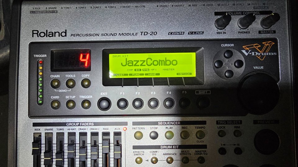 Batería electrónica Roland TD20 V-Drums ampliada