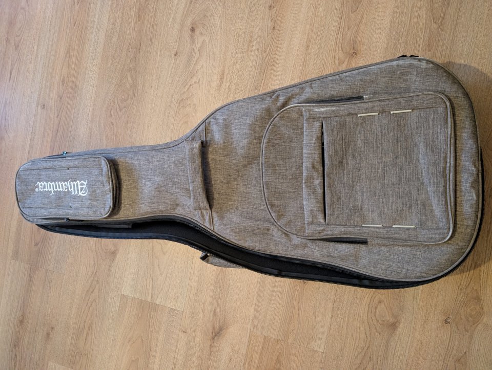 Guitarra acústica Alhambra