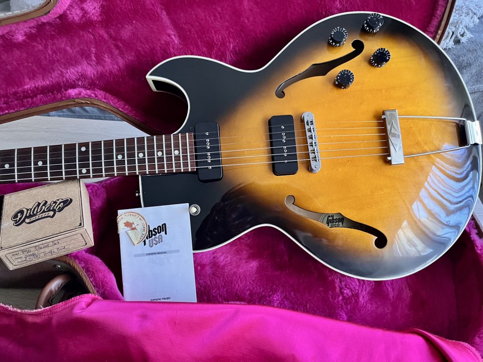 GIBSON ES 135