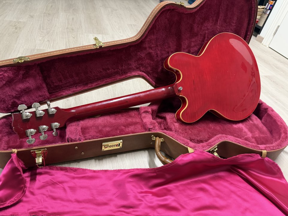 2004 Gibson ES-335 Dot - Cherry - 3.7 kg (Cambio) de segunda mano · Foto 8 de 10 · Madrid · 2700 €