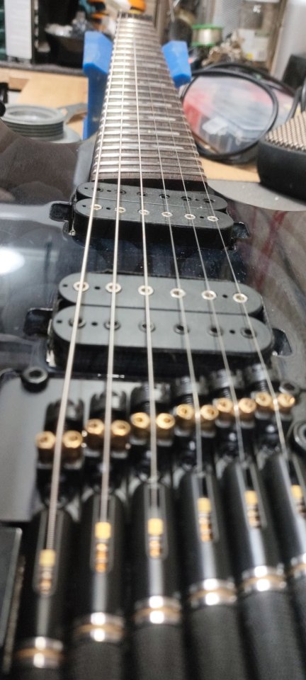 Larry Carlton X6 Headless Trans Black de segunda mano · Foto 6 de 10 · Madrid · 500 €