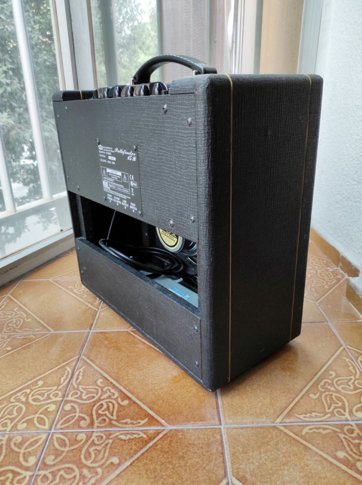 Amplificador VOX Pathfinder 15R (PF15R) modificado hasta la médula. de segunda mano · Foto 6 de 9 · Valencia · 200 €