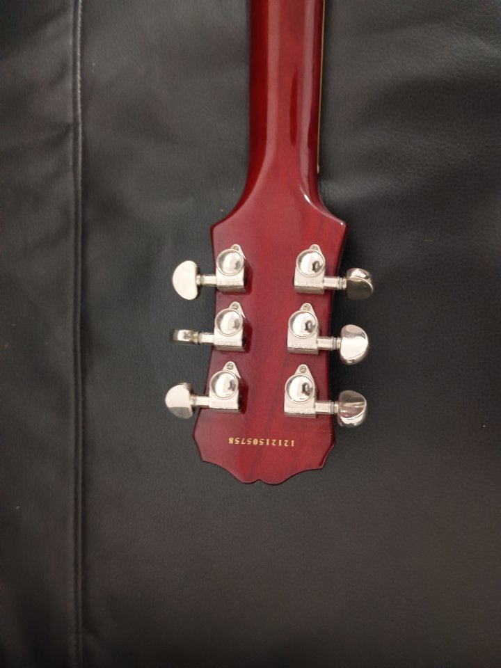 Guitarra Epiphone Les Paul Standard Gold Top