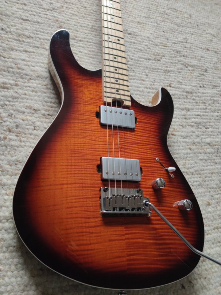 Guitarra Cort G290 FAT Antique Violín de segunda mano · Foto 1 de 7 · Madrid · 360 €