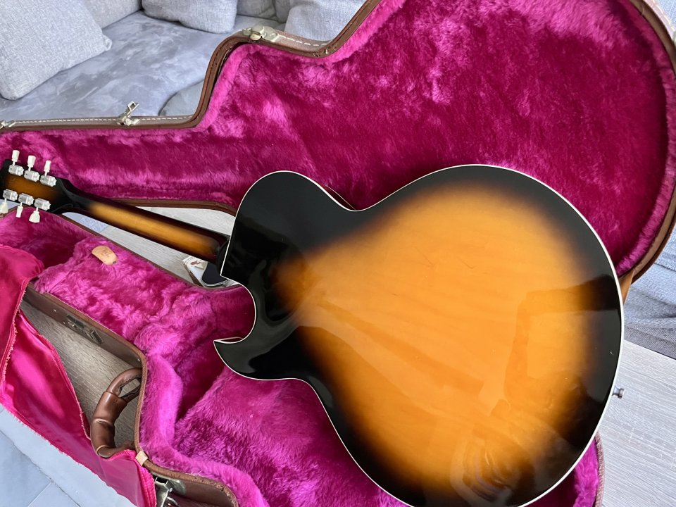 GIBSON ES 135