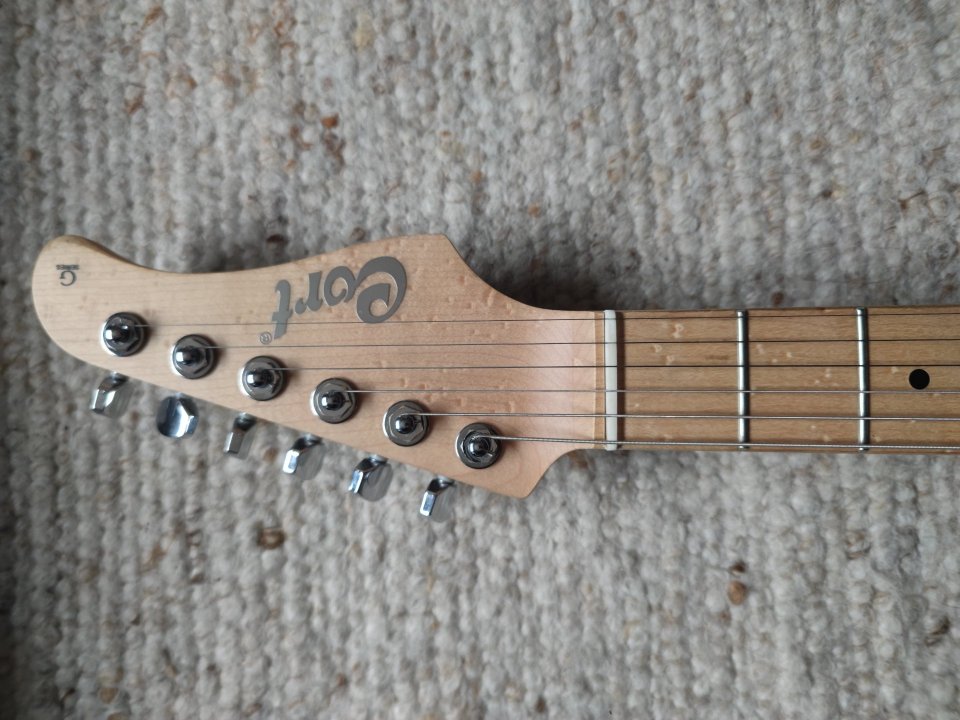Guitarra Cort G290 FAT Antique Violín de segunda mano · Foto 3 de 7 · Madrid · 360 €