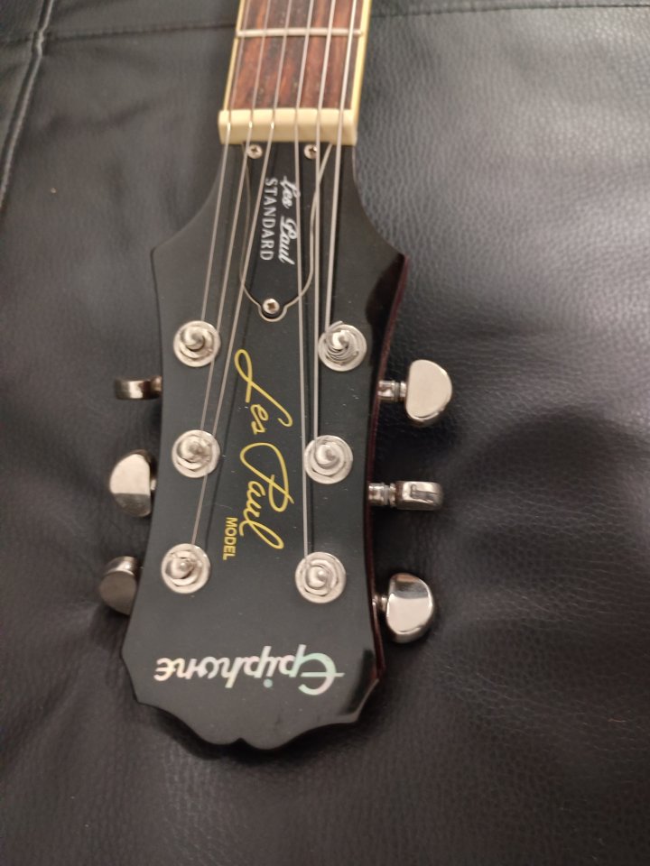 Guitarra Epiphone Les Paul Standard Gold Top