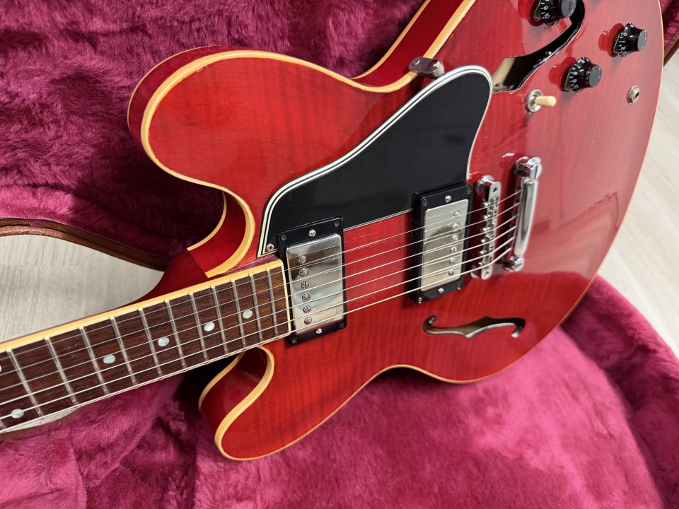 2004 Gibson ES-335 Dot - Cherry - 3.7 kg (Cambio) de segunda mano · Foto 6 de 10 · Madrid · 2700 €