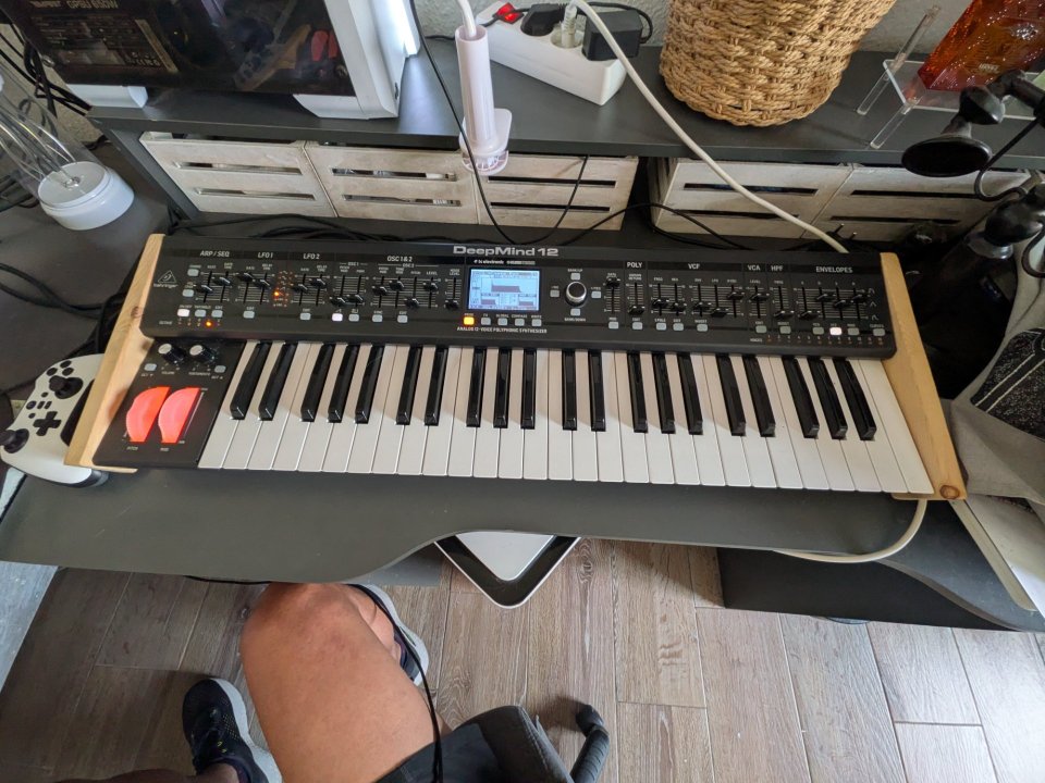 Behringer Deepmind 12 de segunda mano · SC Tenerife · 350 €