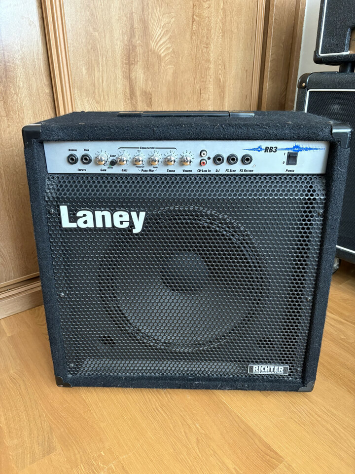 Amplificador de bajo Laney RB3