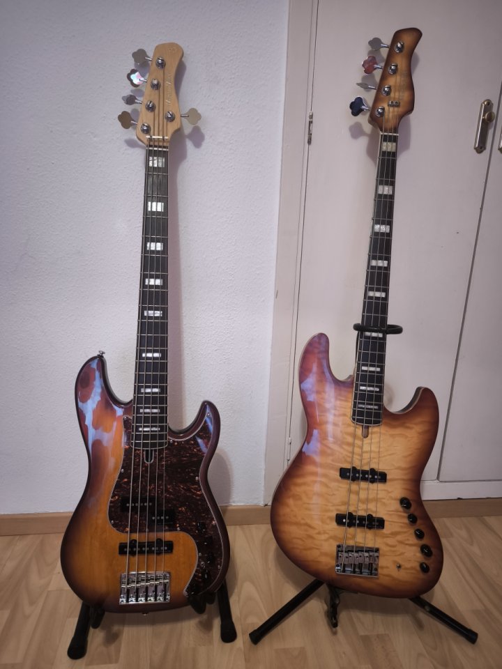 Sire Marcus Miller V9 Alder 4 BRS 2nd Gen más funda.