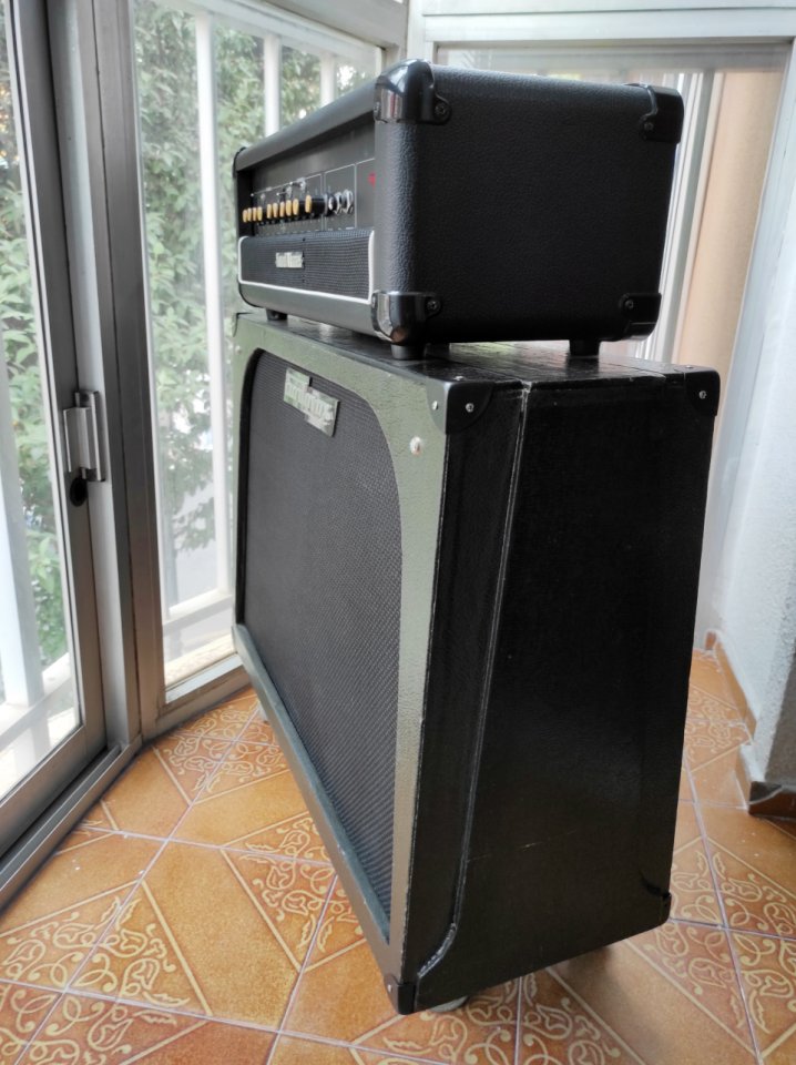 Pantalla 2x12 AlNiCo (años 60, USA) + cabezal 2 canales y reverb modificado. de segunda mano · Foto 2 de 10 · Valencia · 450 €