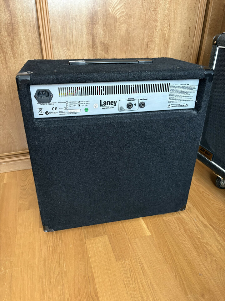 Amplificador de bajo Laney RB3