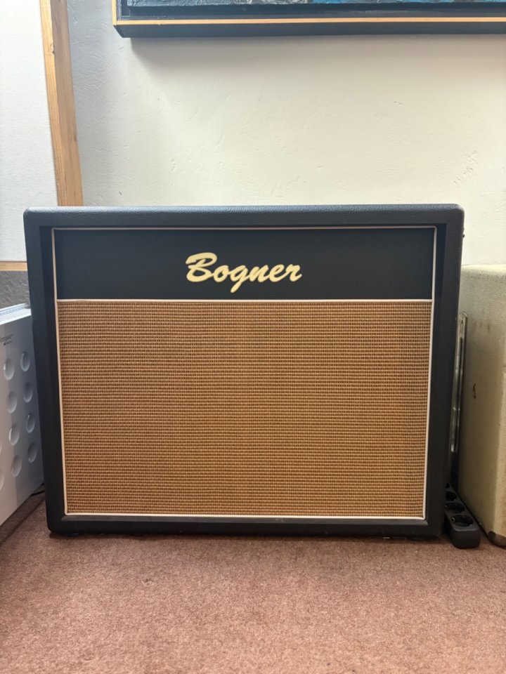 Bogner 2x12 V30 Oversized (Closed)