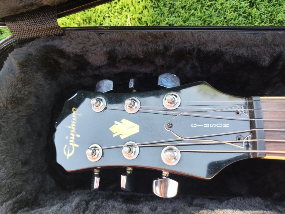 Epiphone ES 335 de segunda mano · Foto 4 de 10 · Alicante · 750 €