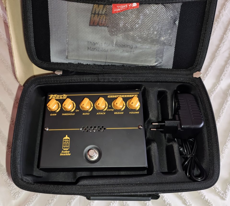 MARKBASS COMPRESSORE bajo nuevo + estuche
