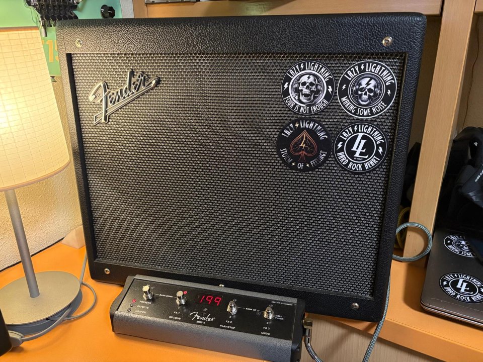 Amplificador fender GTX-50 con pedal MGT-4