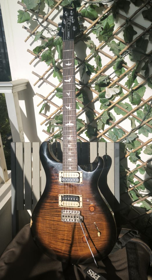 REBAJA PRS SE Custom 24 Black Gold Burst ¡ENVÍO INCLUIDO! (Cambio) de segunda mano · Foto 1 de 8 · Murcia · 580 €
