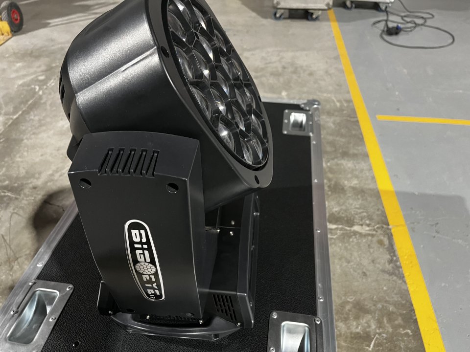 Cabezas móviles Aleda B-EYE K10 19x15 RGBW