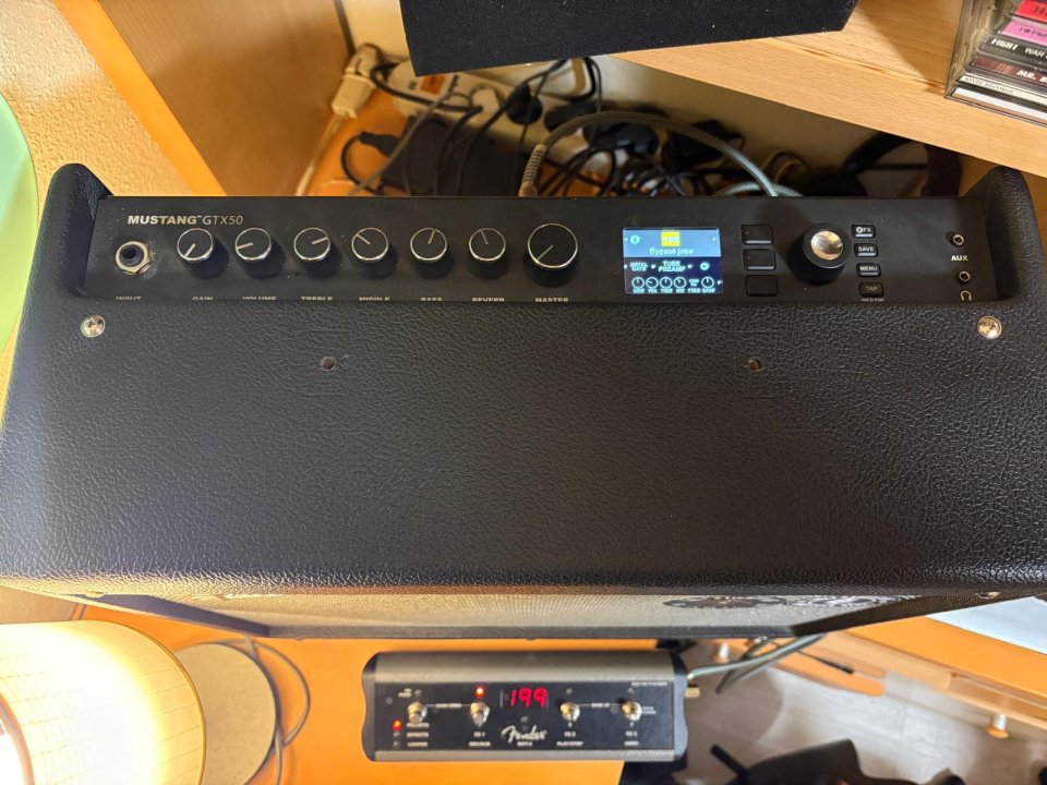 Amplificador fender GTX-50 con pedal MGT-4