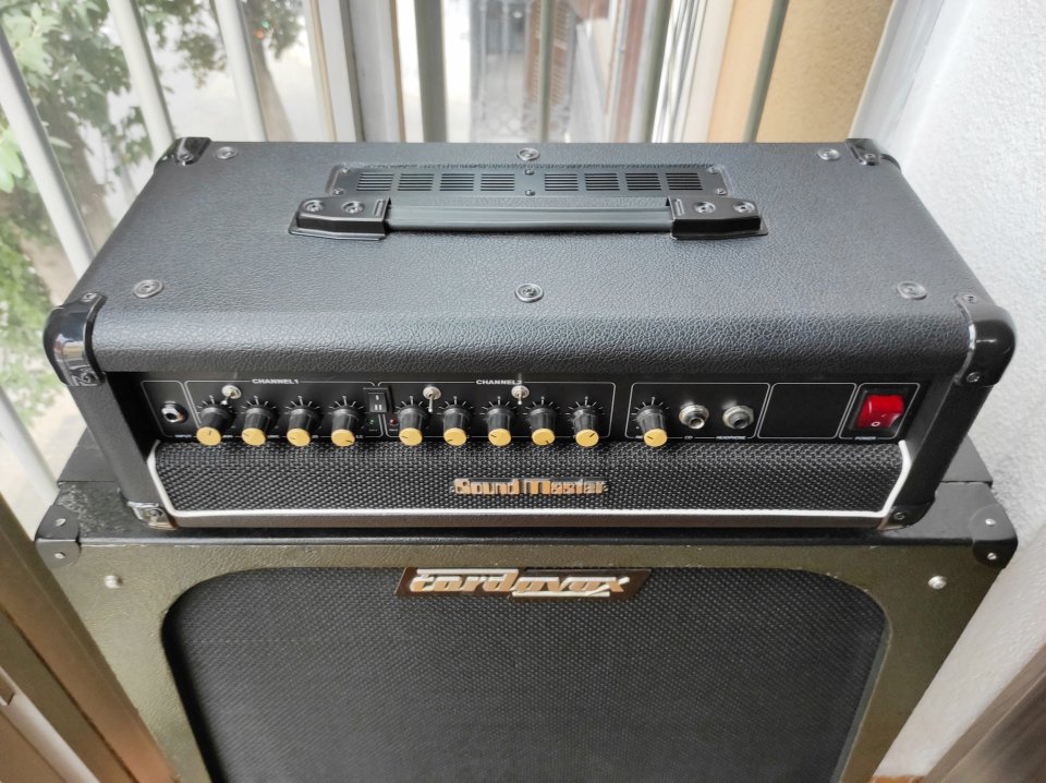 Pantalla 2x12 AlNiCo (años 60, USA) + cabezal 2 canales y reverb modificado. de segunda mano · Foto 6 de 10 · Valencia · 450 €