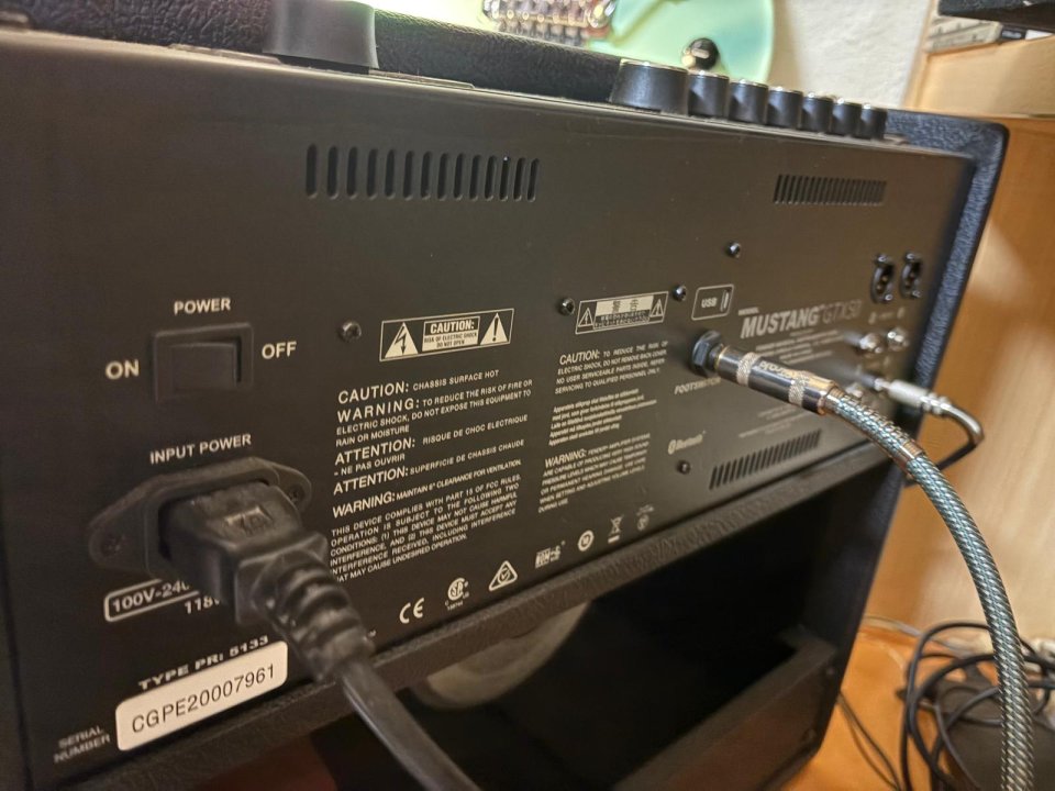 Amplificador fender GTX-50 con pedal MGT-4