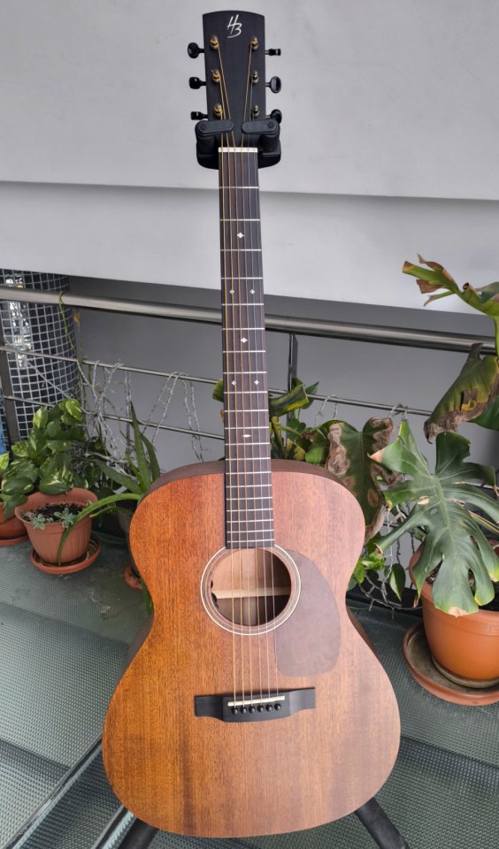 Harley Benton CLA-15M SolidWood + Fishman Matrix Infinity VT Narrow +extras de segunda mano · Foto 2 de 10 · Valencia · 325 €