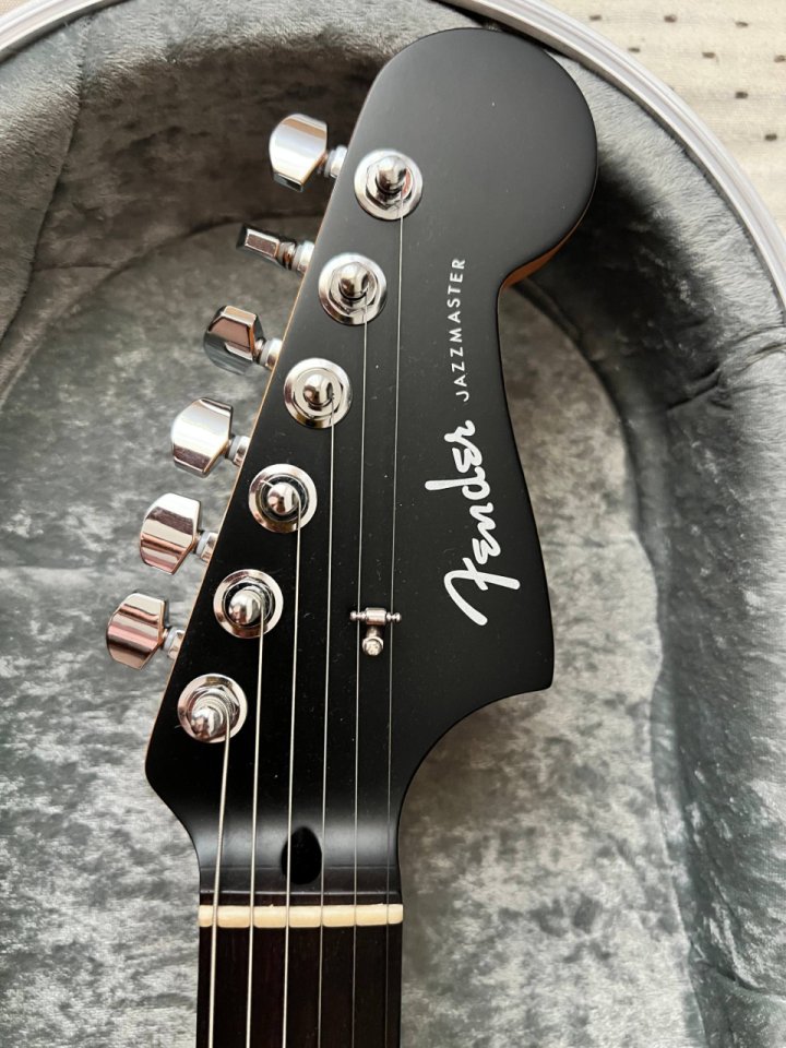 Fender MIJ Elemental Jazzmaster 2023 + Hiscox Pro II de segunda mano · Foto 6 de 10 · Alicante · 1490 €