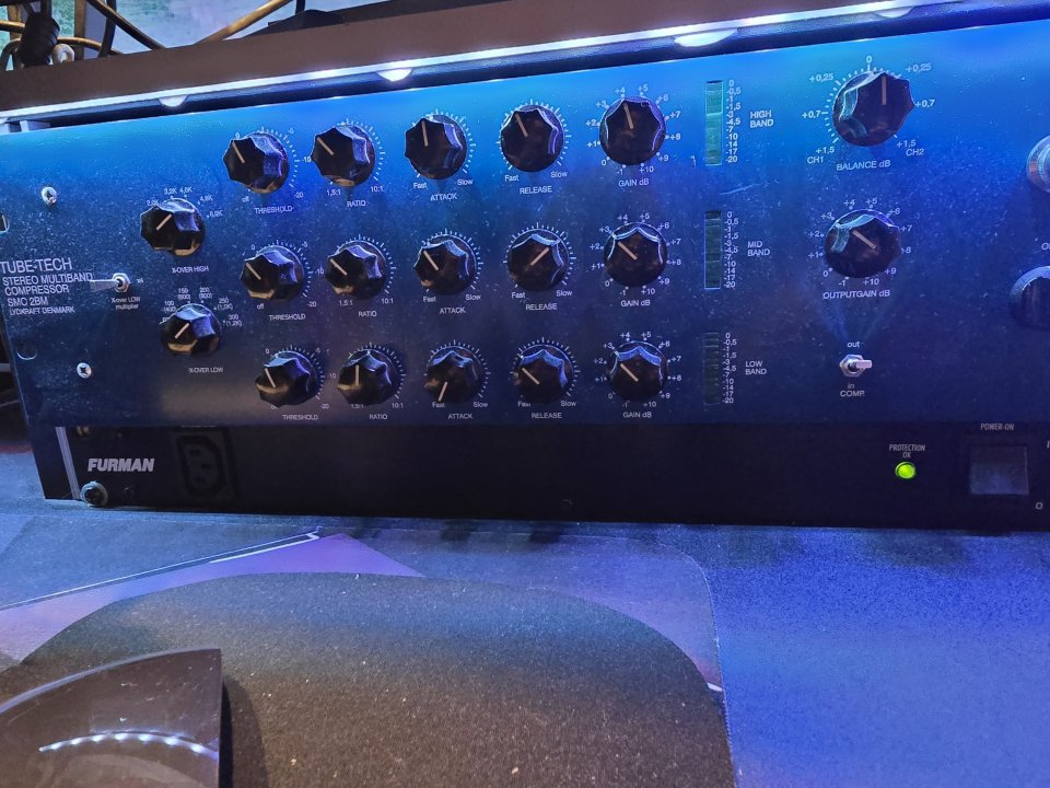 Tube‑Tech SMC 2BM – Compresor Multibanda – Excelente estado