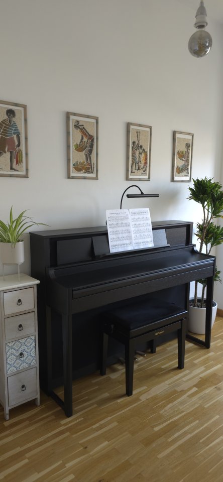 Piano Digital Roland LX-705 CH Negro de segunda mano · Foto 2 de 6 · Barcelona · 900 €