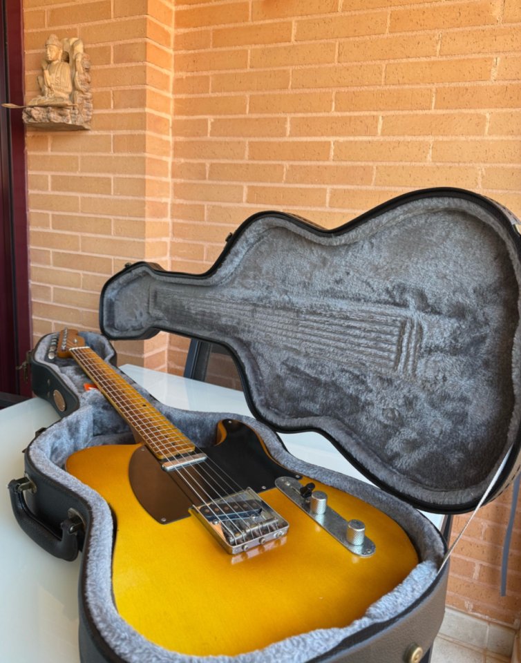 VegaRelics Telecaster Nicotine Butterscotch Old Sweat Edition con Ron Ellis Pickups