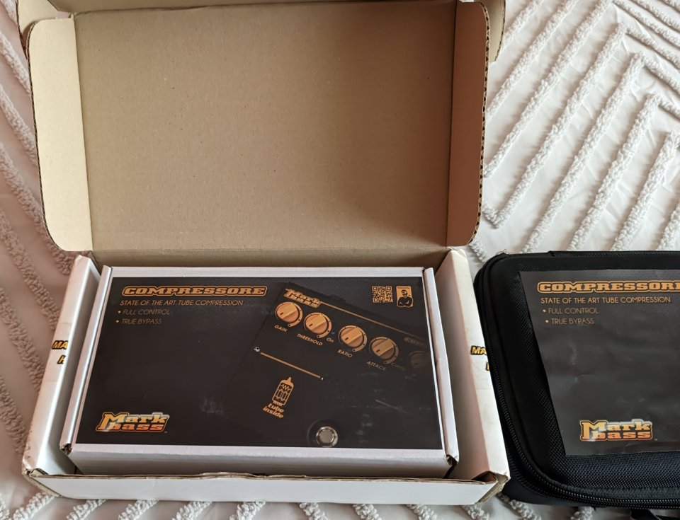 MARKBASS COMPRESSORE bajo nuevo + estuche