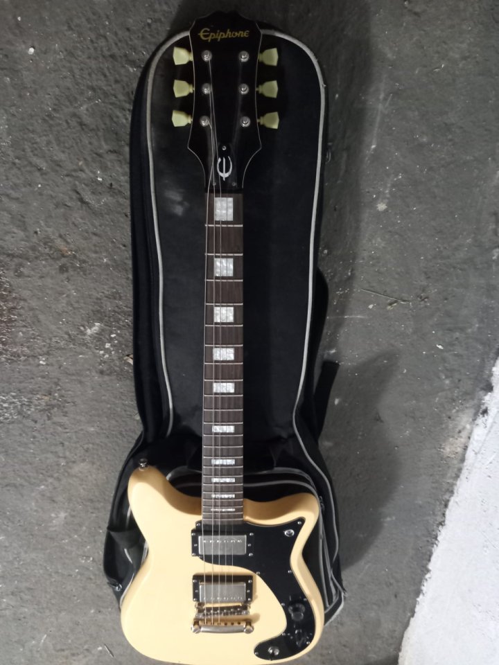 Epiphone willshire phantomatic signature Frank Iero de segunda mano · Foto 1 de 5 · Madrid · 950 €