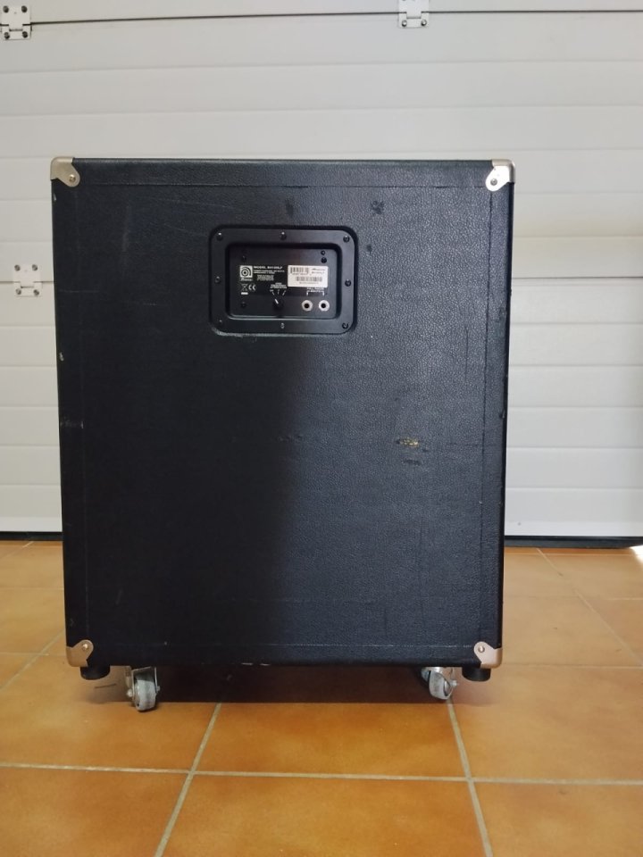 Pantalla Ampeg B410HLF de segunda mano · Foto 4 de 6 · Málaga · 400 €