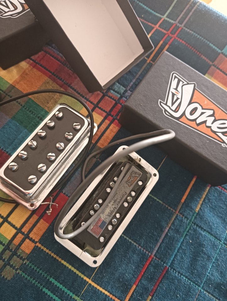 Set (las dos) TV Jones Powertron Dyna