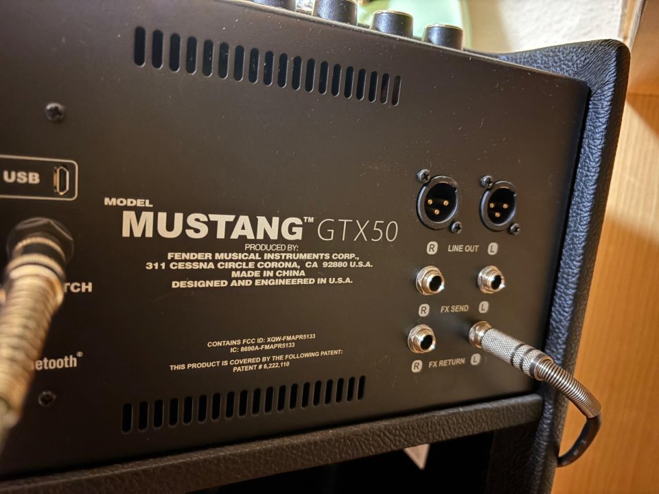 amplificador fender GTX-50 con pedal MGT-4