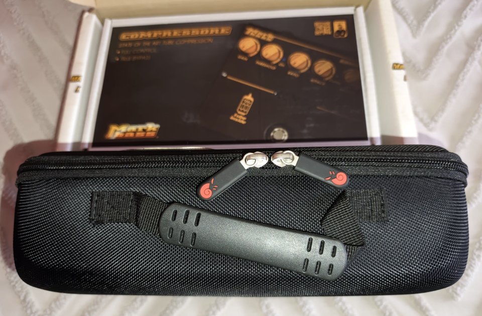 MARKBASS COMPRESSORE bajo nuevo + estuche