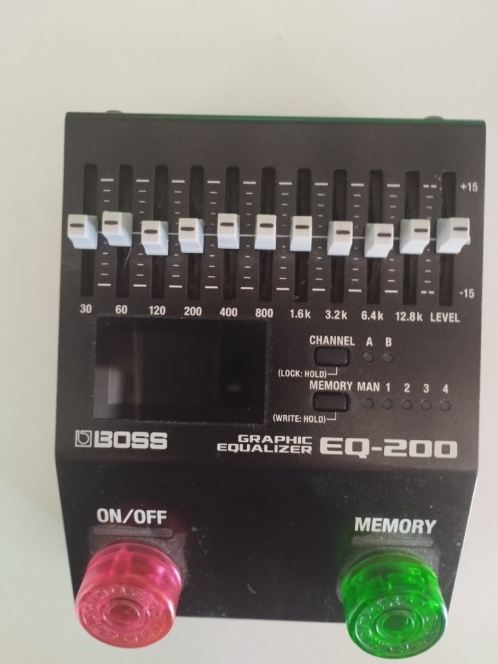 Boss EQ 200