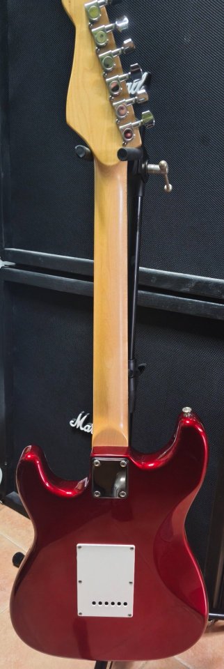 Guitarra eléctrica XP stratocaster de segunda mano · Foto 4 de 7 · Alicante · 75 €