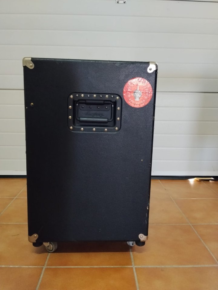 Pantalla Ampeg B410HLF de segunda mano · Foto 5 de 6 · Málaga · 400 €