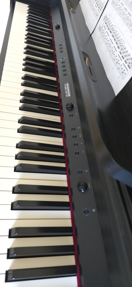 Piano Digital Roland LX-705 CH Negro de segunda mano · Foto 5 de 6 · Barcelona · 900 €