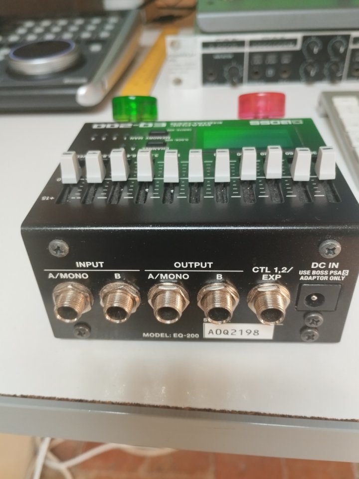 Boss EQ 200