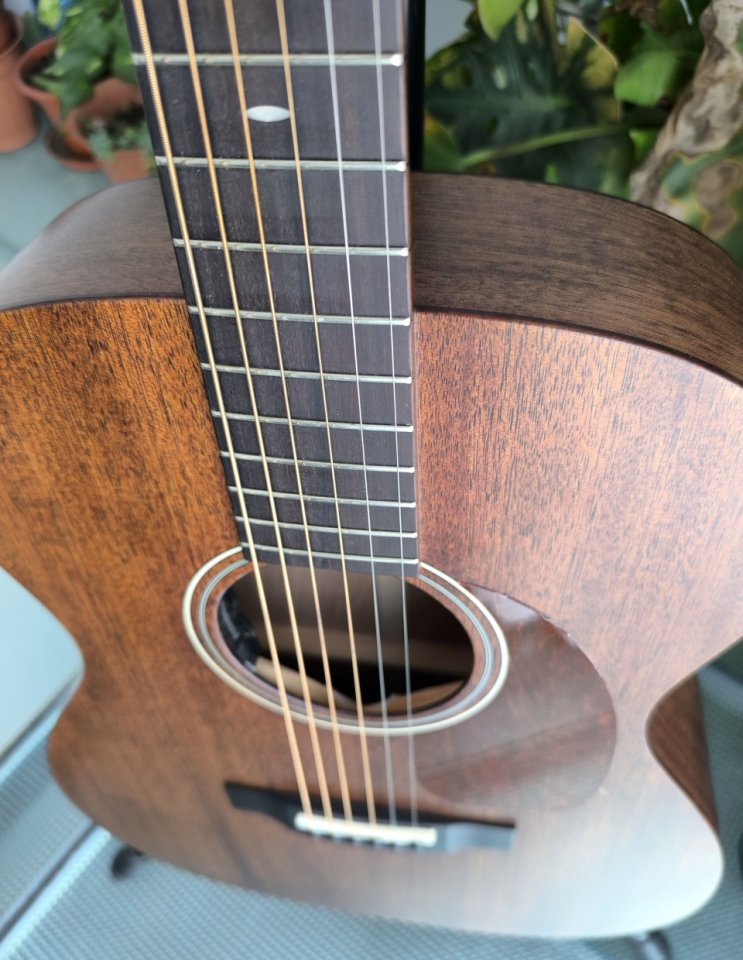 Harley Benton CLA-15M SolidWood + Fishman Matrix Infinity VT Narrow +extras de segunda mano · Foto 8 de 10 · Valencia · 325 €