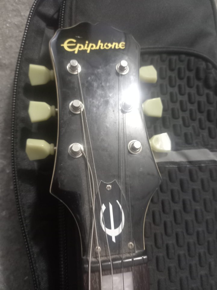 Epiphone willshire phantomatic signature Frank Iero de segunda mano · Foto 4 de 5 · Madrid · 950 €